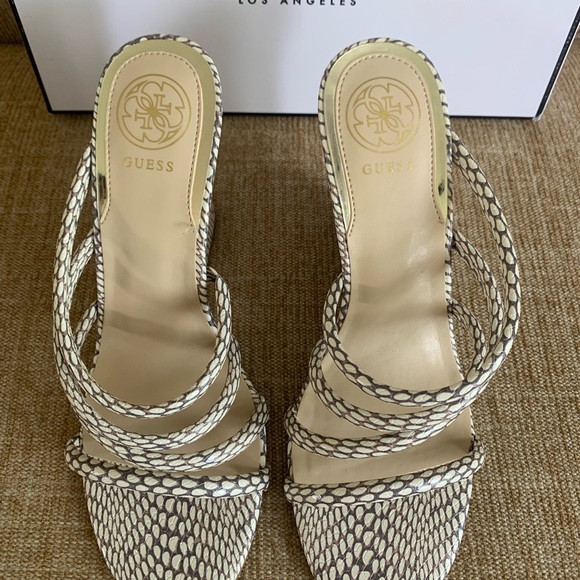 Guess Wedge Sandal Size 8 - Picture 2 of 6